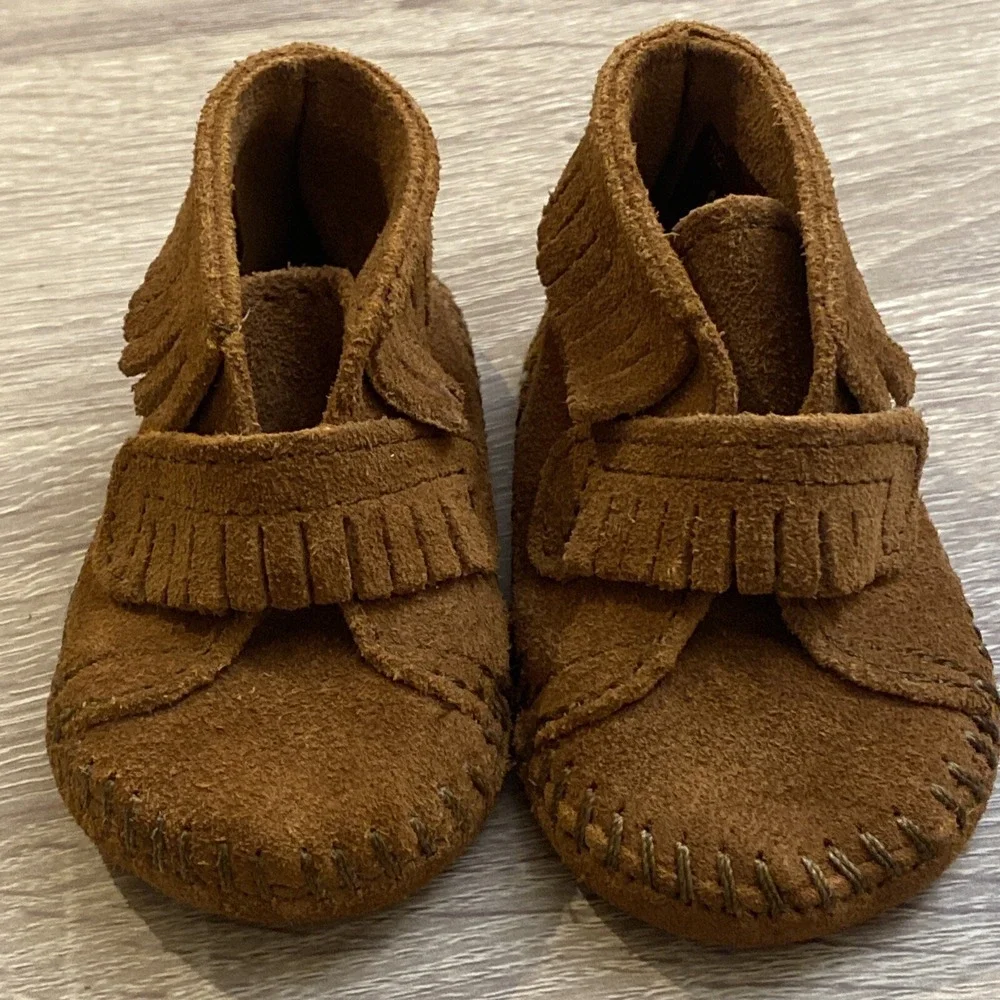 Minnetonka Youth Suede Leather Soft Sole Moccasin Boot Toddler Baby Size 1 EUC